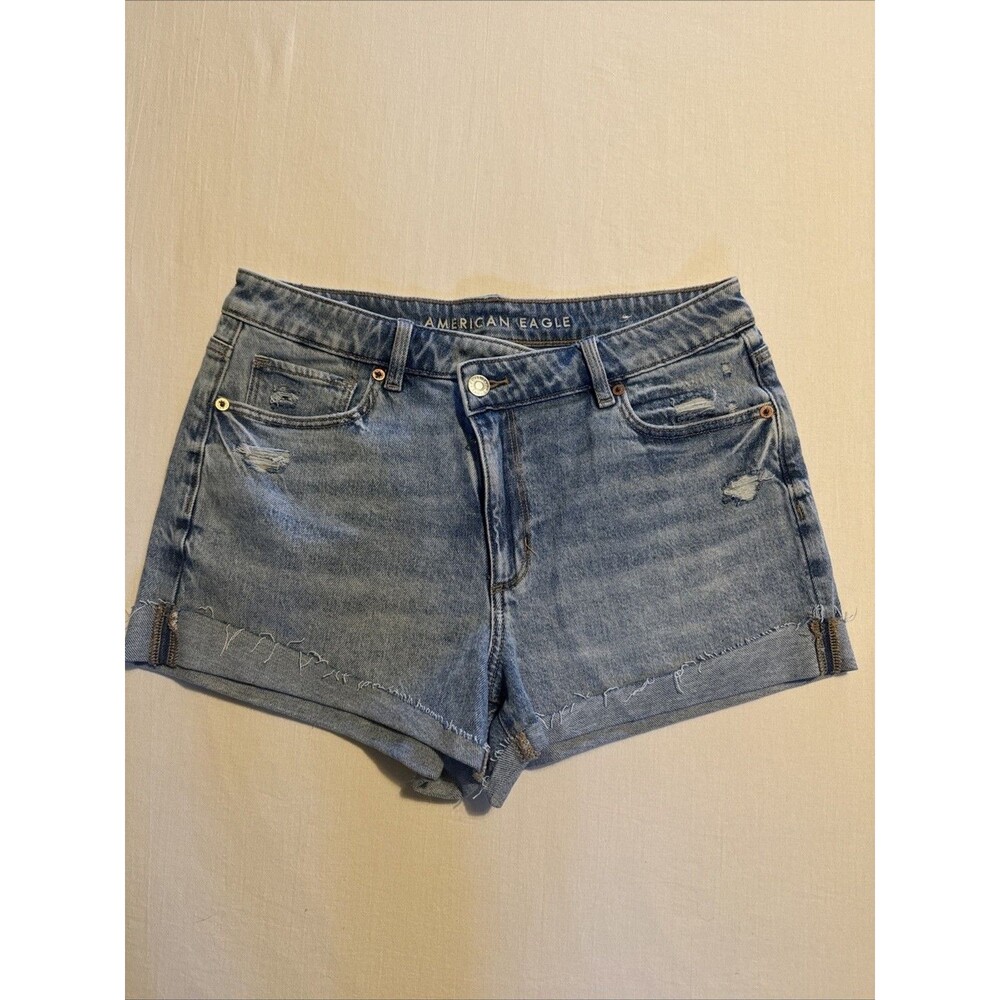 American Eagle Women's Size 8 Mom Short Jean Denim Light Wash Cuffed Stretch Fit